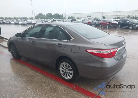 2016 Toyota Camry Le z USA, uszkodzony, nr VIN 4T4BF1FK2GR552710